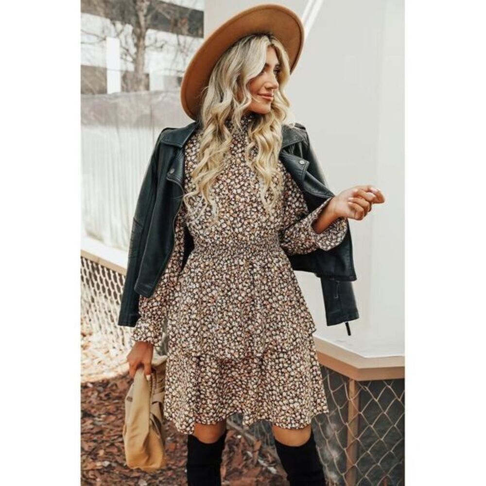 Cuphse Daisy Print Dress Puff Sleeves Neck Stitching Layered Hem Size M